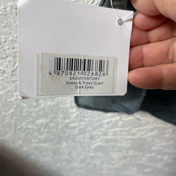 Erin Knitwear Sheep/Trees Scarf NWT - Picture 7 of 8